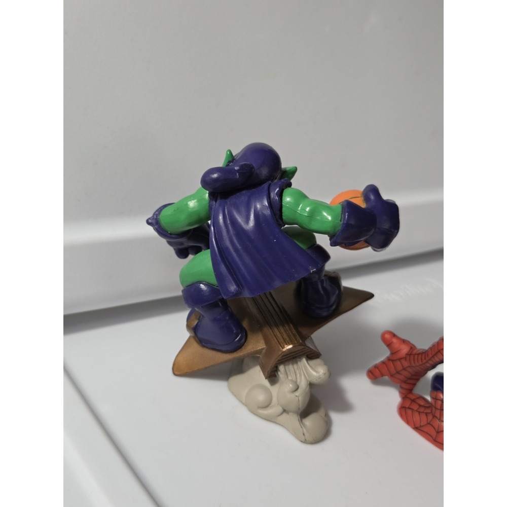 Marvel Super Hero Squad Spider-Man and Green Goblin Figures 2-Pack Box Set - Picture 5 of 7